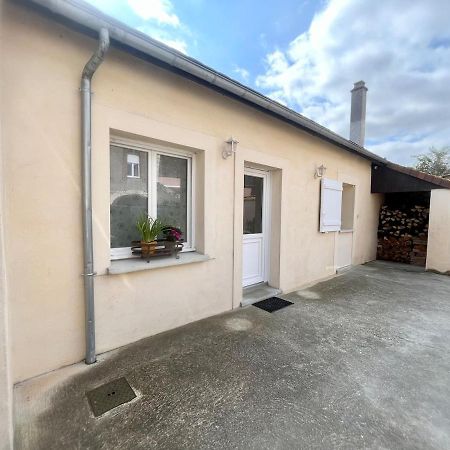Le Retro Champlay Villa Exterior photo