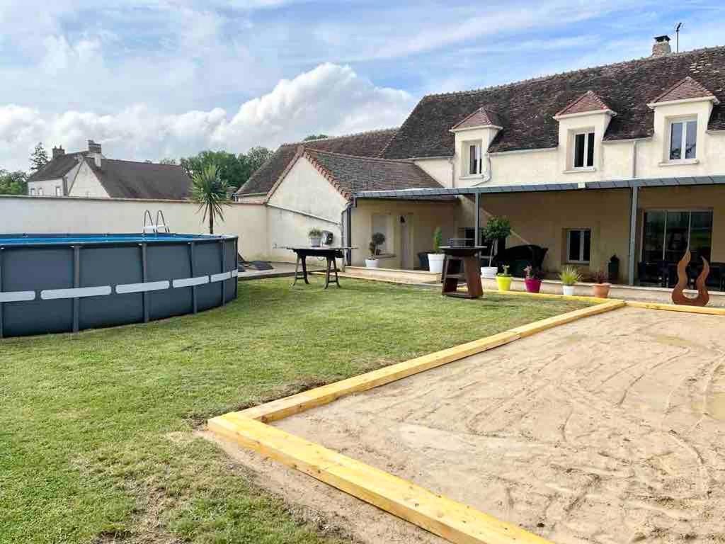 Le Retro Champlay Villa Exterior photo
