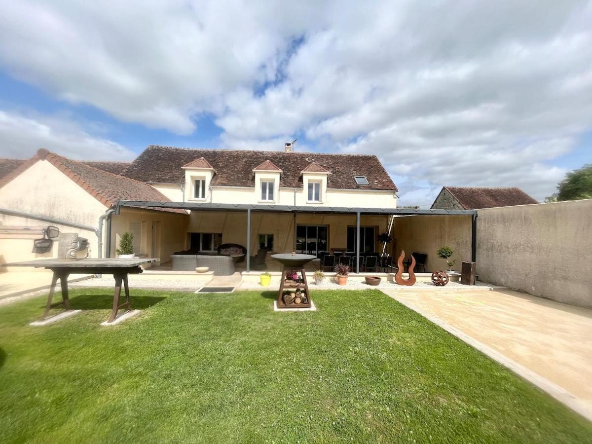 Le Retro Champlay Villa Exterior photo